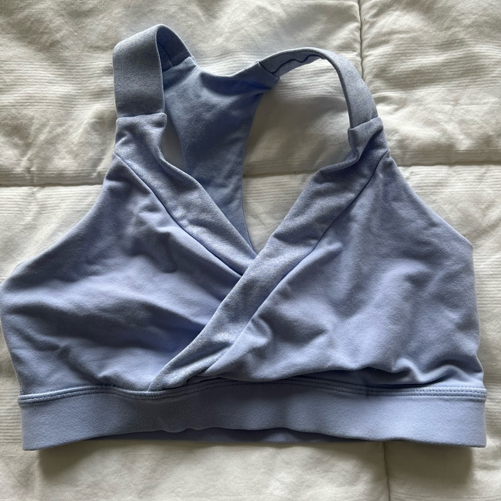 Crossover lululemon sports bra